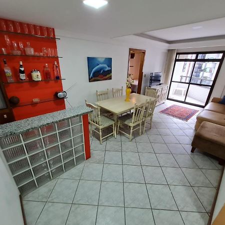 Apt Encantador Centro Guarapari, Completo, 50 M Da Praia Exterior photo